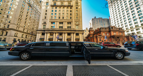 CollegeTown NY limousine for 1 to 6 passengers, great for weddings, proms, and airport rides